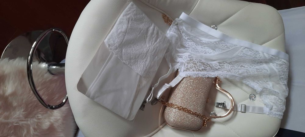 pończochy nylonowe biale plus pas z bialej koronki