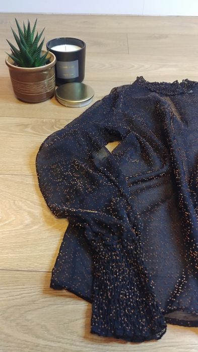 Oryginalna czarna koszula półgolf bufiaste rękawy welur kropki