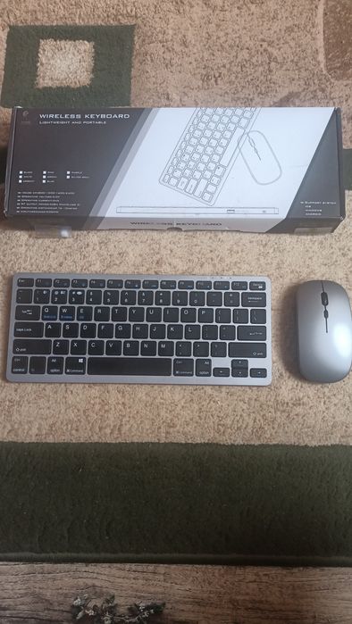 Бездротова клавіатура та мишка