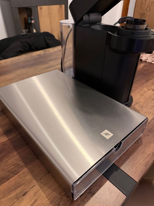 Máquina de café Nespresso Vertuo Next