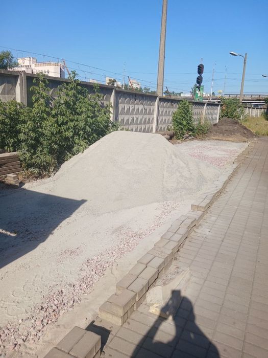 Сипучі матеріали: Пісок річковий, Щебінь, Щпс, Відсів, Сухий бетон – Київ (Песок речной, Щебень, Отсев)