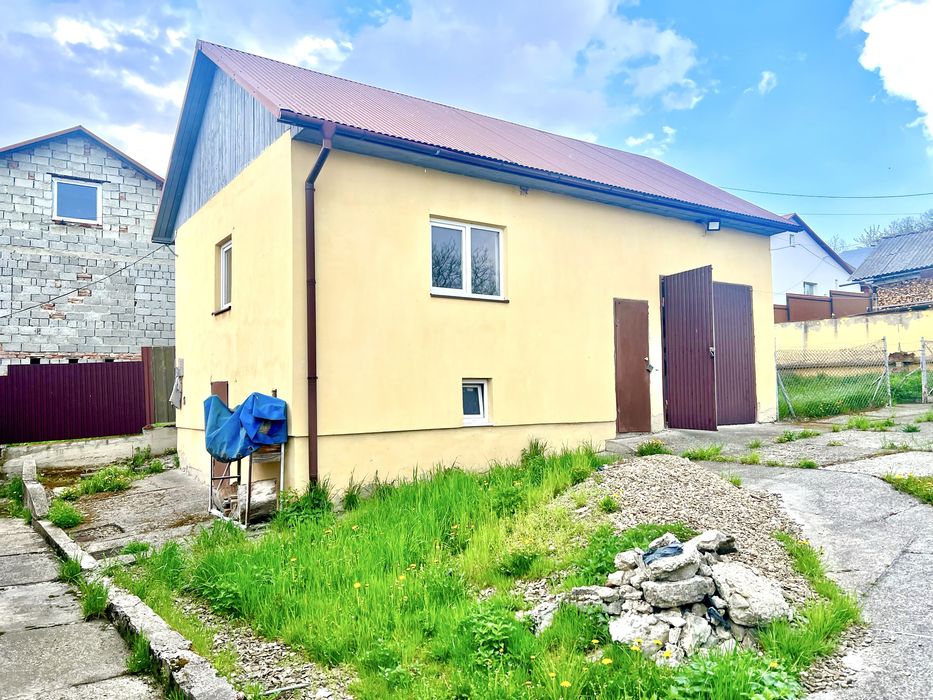 Хата,гараж,сауна,озеро,літня кухня,стайня,