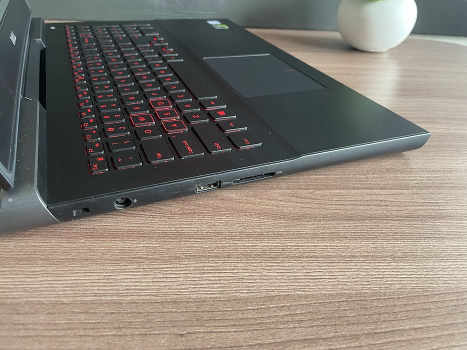 35.Ігровий Dell 4K матриця/Core i7-7700HQ/RAM 16GB/240 SSD/Intel HD+GeForce GTX 1050 Ti 4 GB