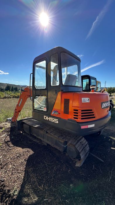 mini-giratórias Doosan e Hyundai