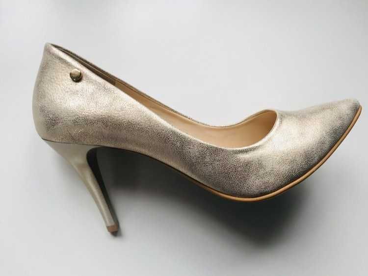 Piękne złote szpilki nowe rozmiar 39