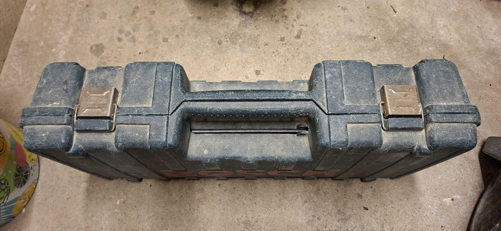 Piła szablasta Bosch GSA900e na części