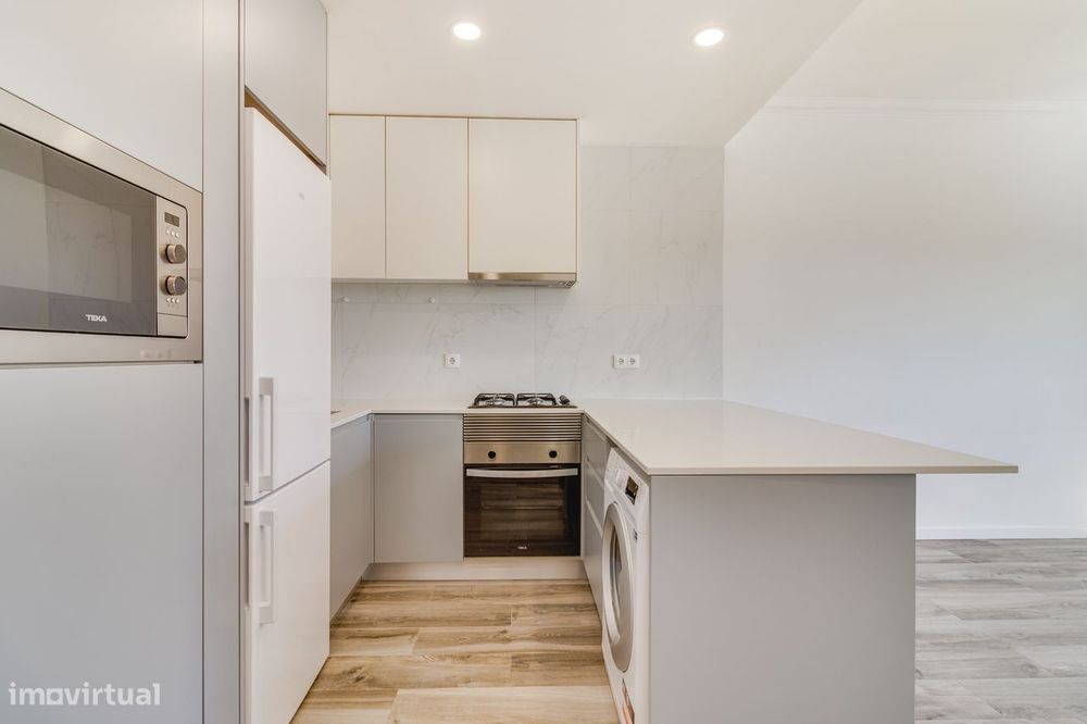 Apartamento totalmente remodelado | Elevador