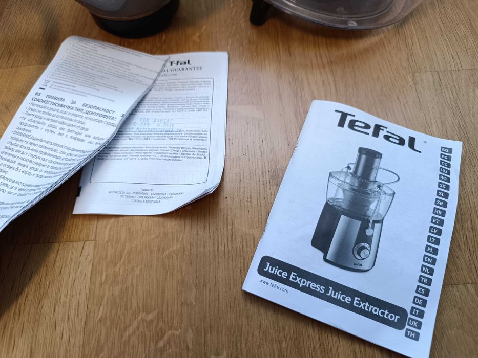 Соковижималка Тefal JUICE EXPRESS ZE550D38