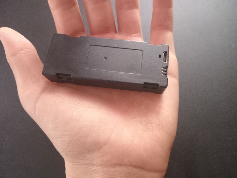 Продам пульт і акумулятор від дрона е 88