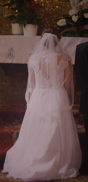 Lekka mślinowa suknia ślubna boho.