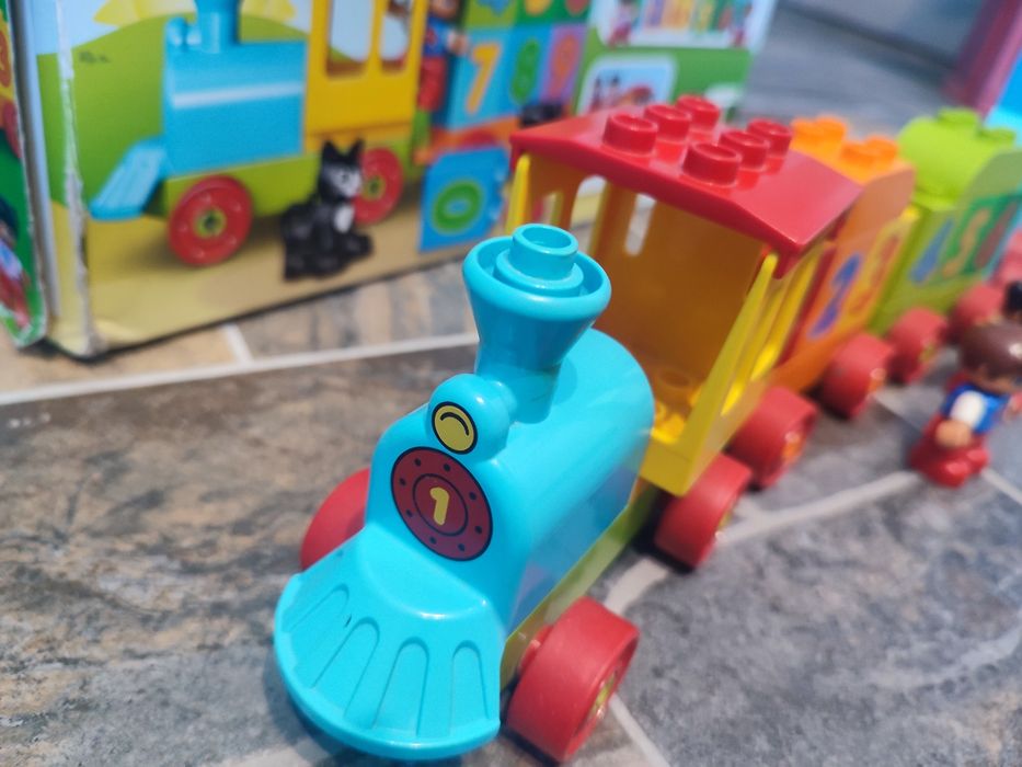 Lego Duplo потяг з цифрами