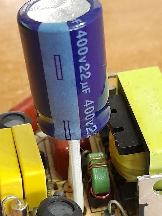 Плата с лампочки (драйвер лампочки) на 9 или 12 вольт: 30 грн ...