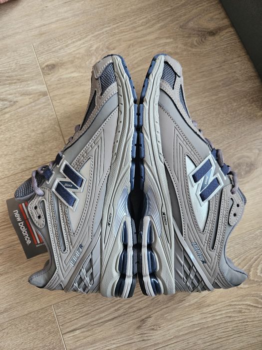 Buty NEW BALANCE  1906R EU45 29CM