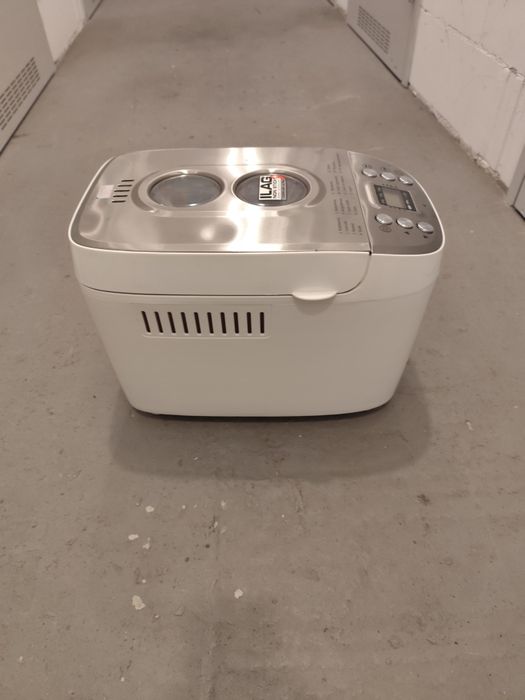 Wypiekacz do chleba  i nie tylko  polecam .