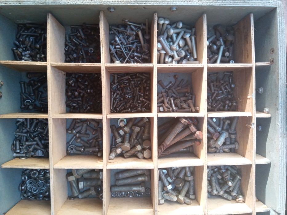 Крепеж металлический ящик слесаря шайба гровер болт помощник мастера