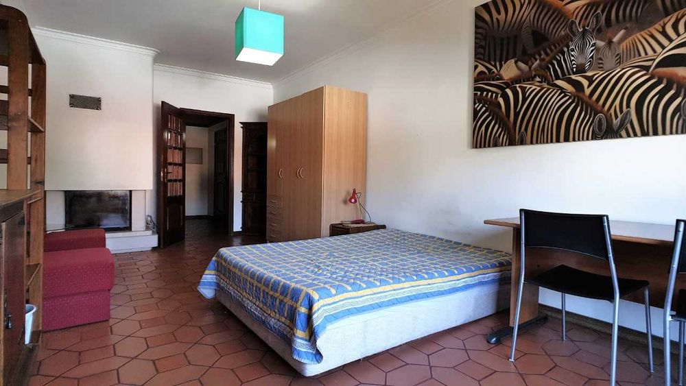 Quarto excelente, cama casal e varanda