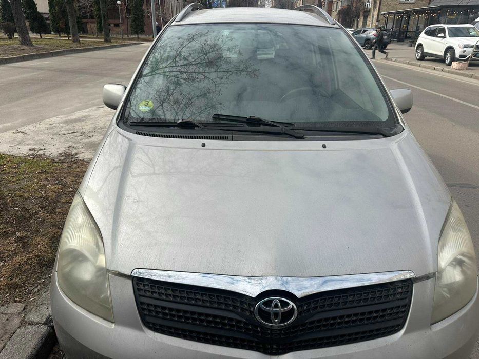 Разборка Toyota Corolla verso 2.0 2001-2004