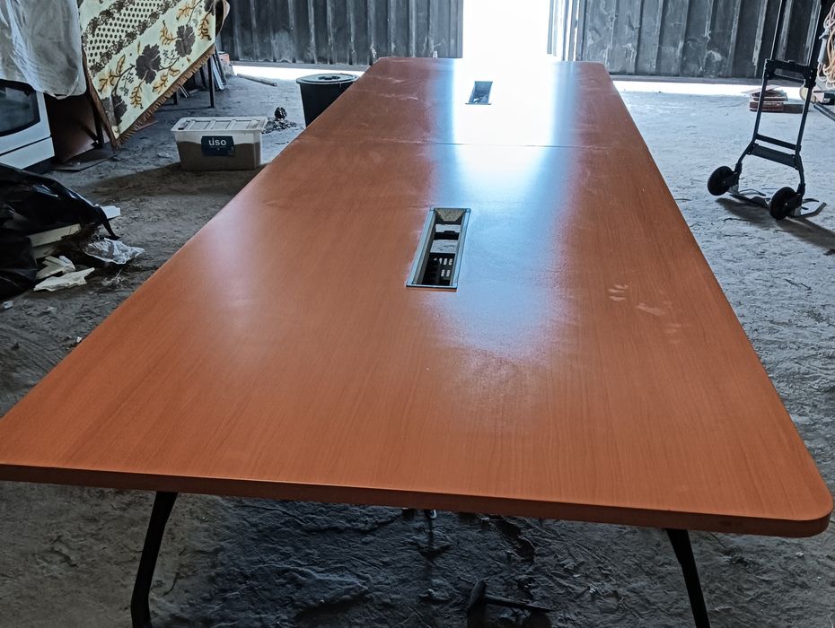 Mesa de sala de reuniões 4x1,20m