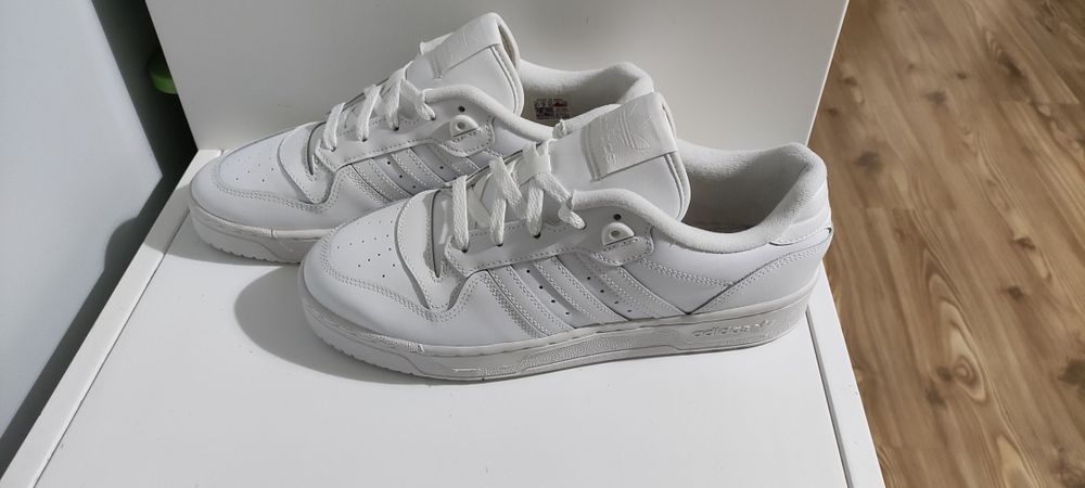 Adidas Originals Rivalry Low 43