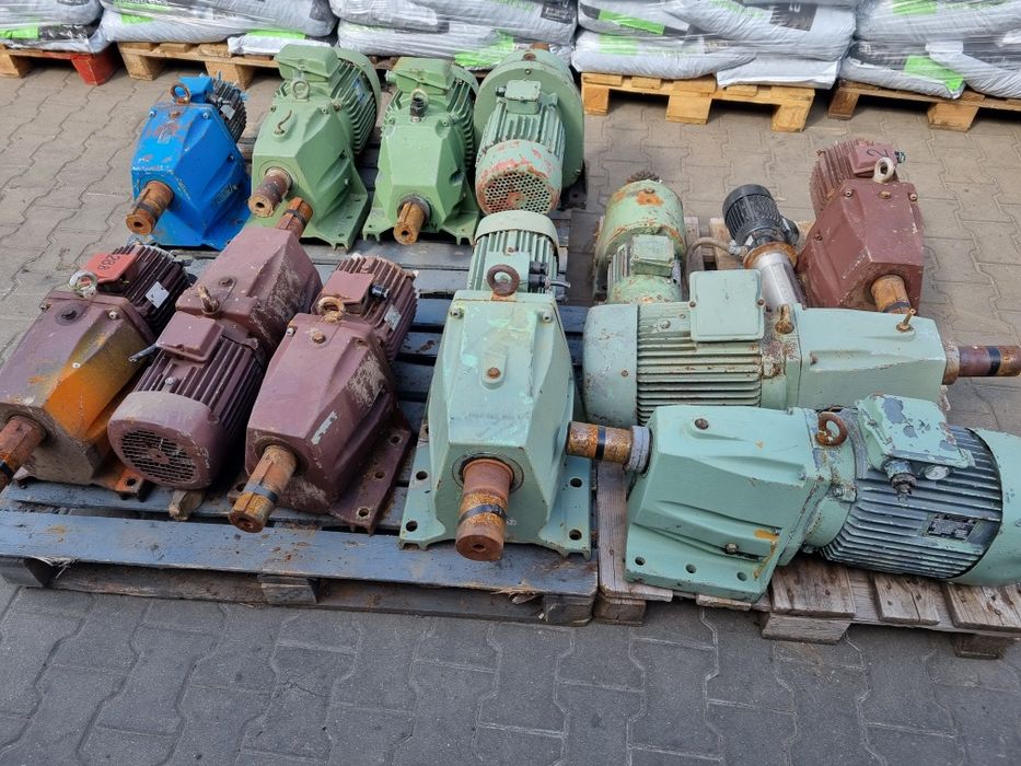 Motoreduktory z silnikiem 7,5kW , 4kW , 2,2kW.