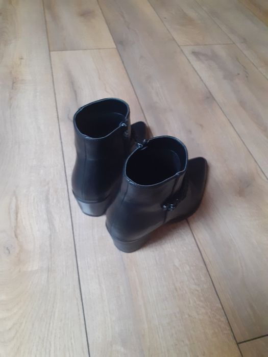 Czarne kowbojki do kostki