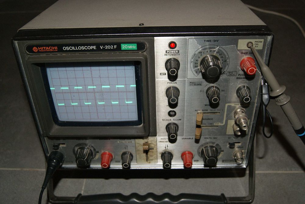 Hitachi Denshi V-202F Oscyloskop 20 MHz