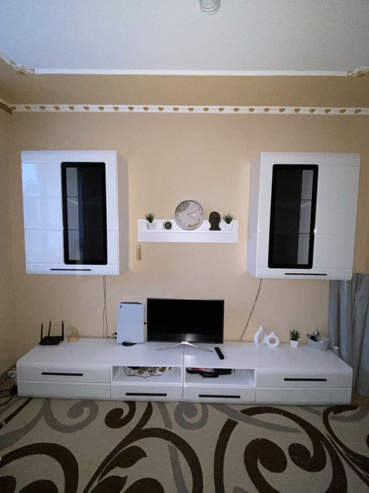 Стінка у вітальню