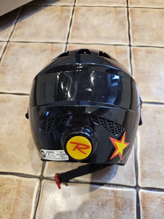 Kask ochronny narciarski