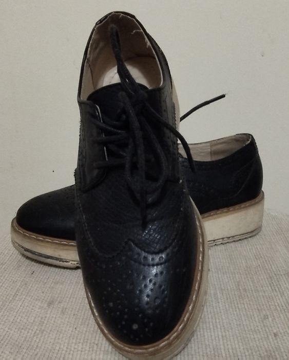 Sapatos pretos de mulher tamanho 36