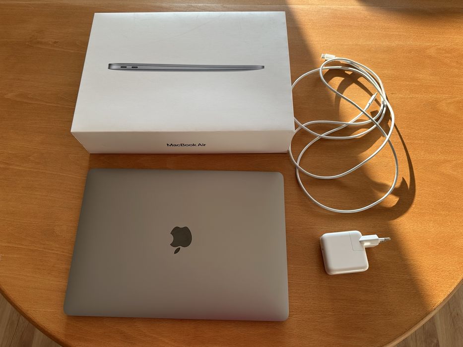 Macbook Air M1 16 gb ram 256 gb dysk, bateria 93%