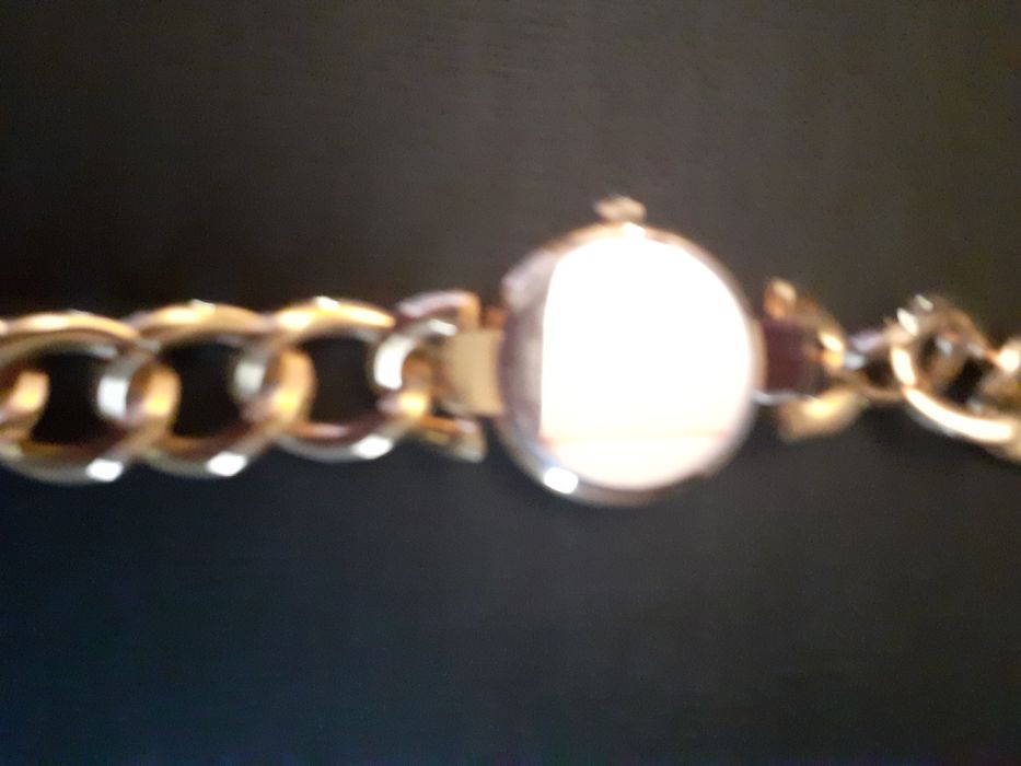 Relógio novo muito bonito NOVO