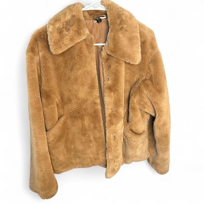 H&M шубка зі штучного хутра на закльопках