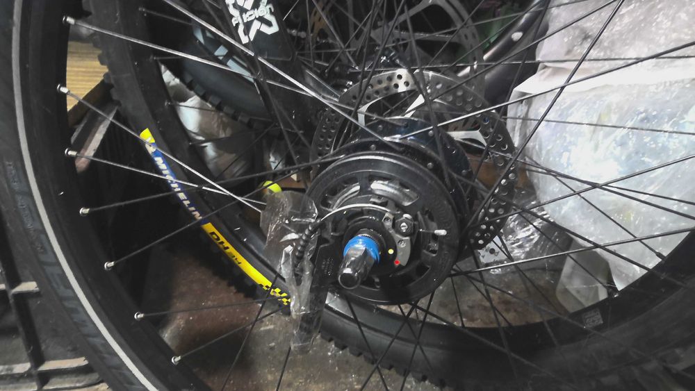 Колесо 26" Shimano Alfine 8 планетарна, DiscBull Schwalbe Super Moto X