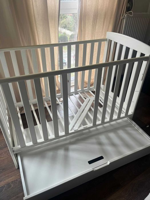 Łóżeczko drewniane niemowlece