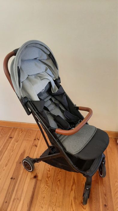 Carrinho de bebe Jane Rocket usado 3 vezes e com capa da chuva