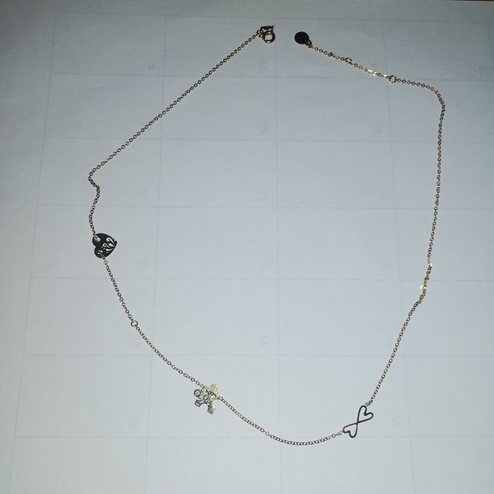 Pozłacana celebrytka