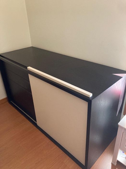 Aparador em madeira maciça