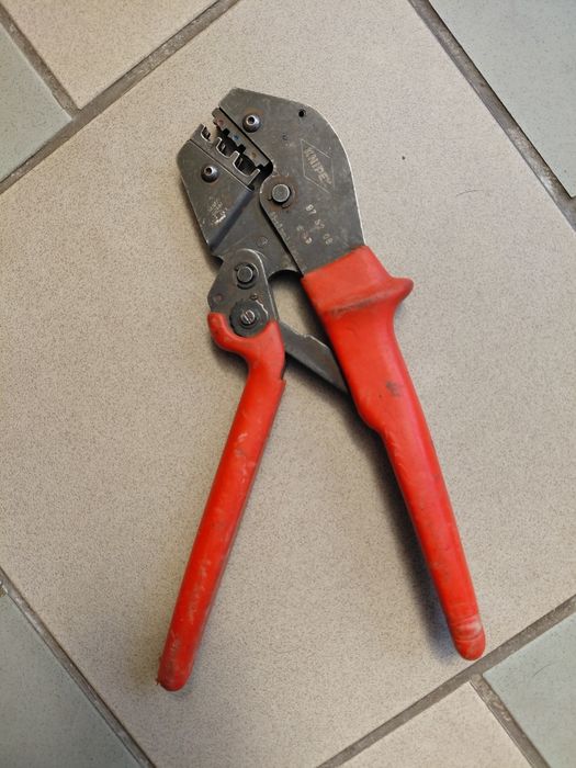 Zaciskarka knipex