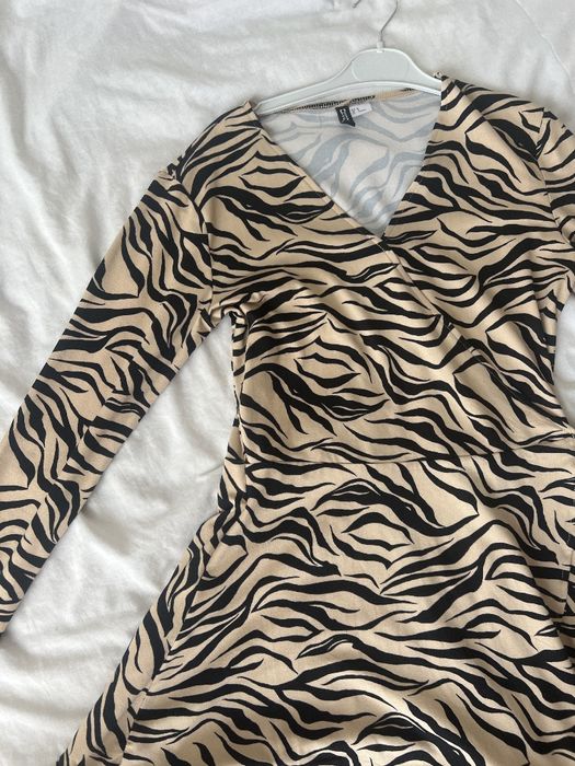 Жіноча сукня в тигровий принт