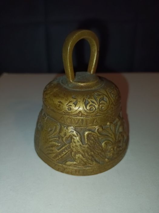 старинный бронзовый колокольчик