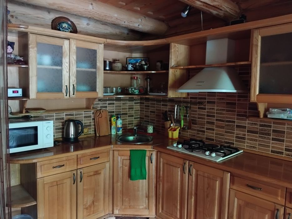 Ціну знижено! Продаю чудовий будинок садибу у Карпатах Сусково