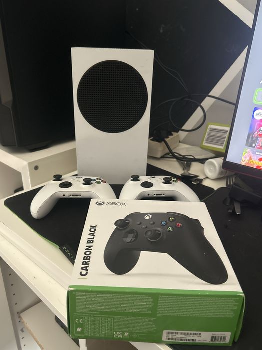 Xbox series s Em muito boas condiçoes
