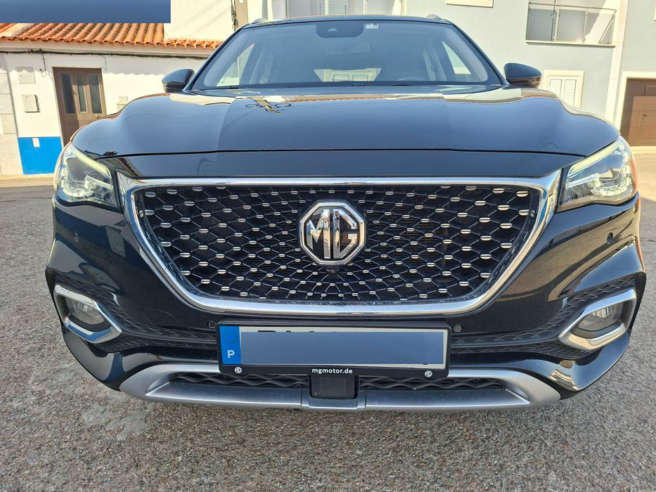 MG EHS luxury Plug In