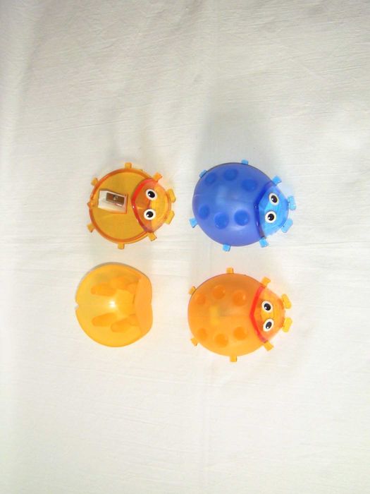 Шкільні дитячі точилки стругачки для олівців