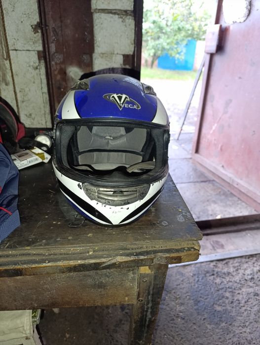 Продам Шолом б/у