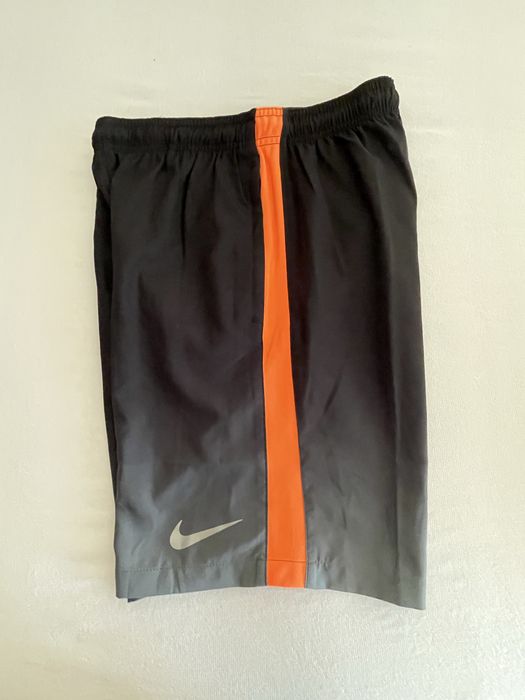 Calções Nike CR7 tamanho 12-13 anos