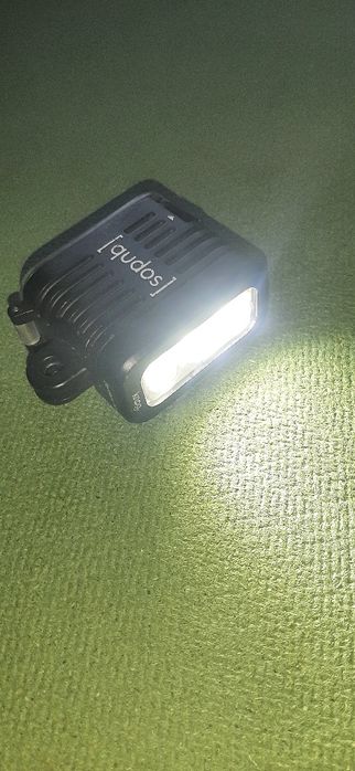 Qudos фонарь для екшен камери