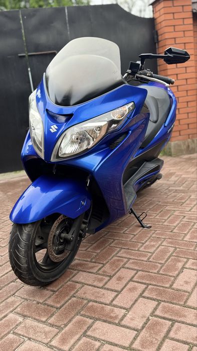 Макси - скутер Сузуки Скайвей 400 SUZUKI SKYWAVE 400