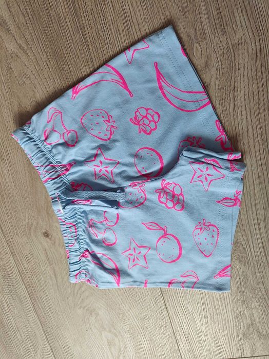 Nowe szorty spodenki Sinsay 122