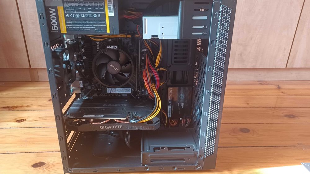 Komputer PC, też do gier AMD Ryzen 5 2600, 16GB Ram, RTX 2060, Monitor